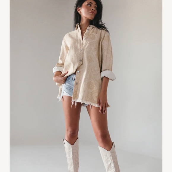 Perfect NWT concert shacket! - Picture 2 of 3